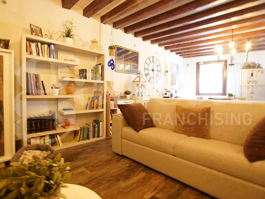 Immagine 8 di Appartamento in vendita  in Via Cannaregio, . a Venezia
