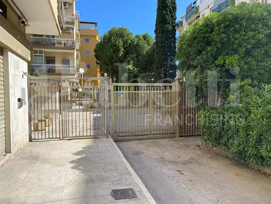 Immagine 2 di Box auto in vendita  in Via Gramsci a Trani