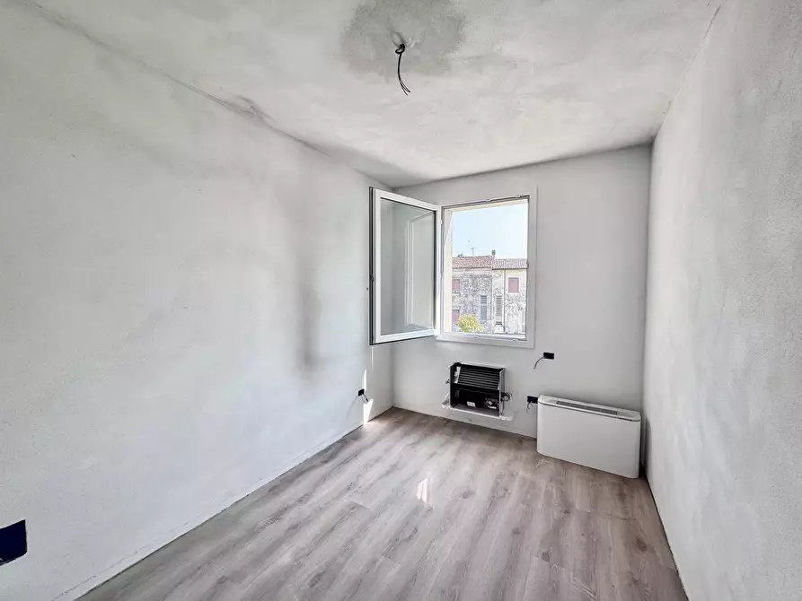 Immagine 9 di Multiproprietà in vendita  in Via Roma, 1 a Castegnero