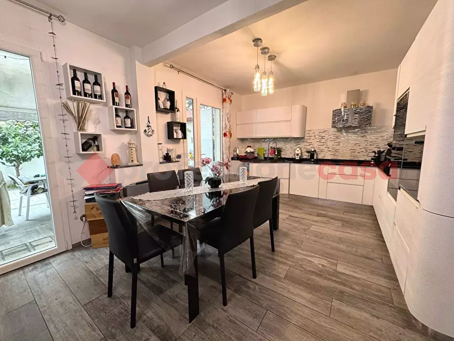 Immagine 14 di Villa in vendita  in Via BARTOLENA a Livorno
