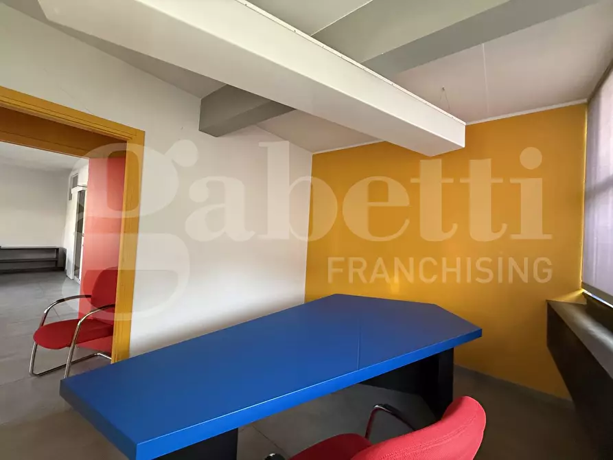 Immagine 10 di Ufficio in affitto  in Corso XXV aprile, snc a Erba