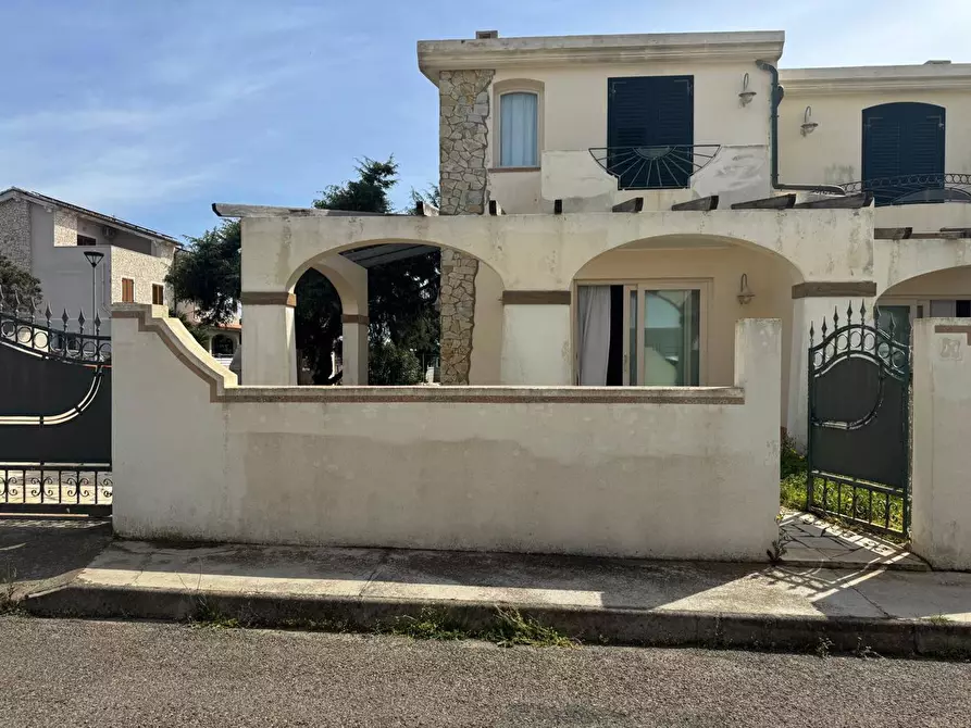 Immagine 1 di Casa indipendente in vendita  in Via degli Olmi, 1 a Portoscuso