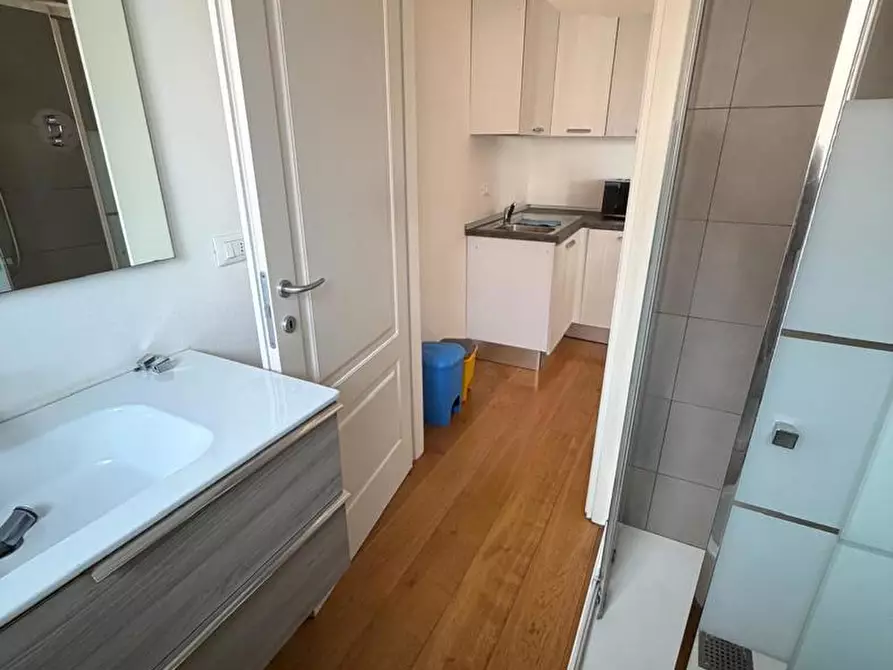 Immagine 5 di Appartamento in vendita  in Via Aldini, 218 a Bologna