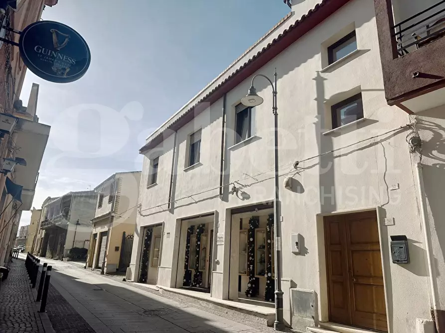 Immagine 1 di Appartamento in vendita  in Corso gramsci, 50 a Capoterra