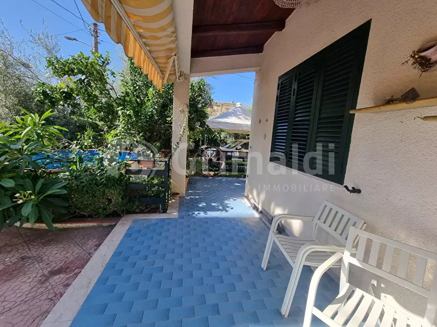 Immagine 3 di Villa in vendita  in Via Pico della Mirandola a Avola