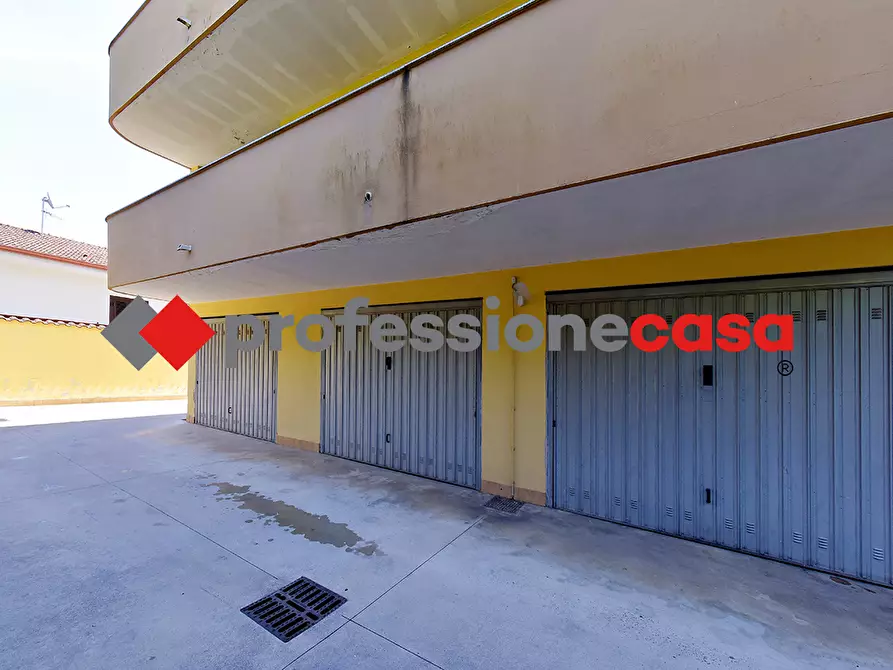 Immagine 30 di Appartamento in vendita  in Via Merano, snc a Santa Maria Capua Vetere