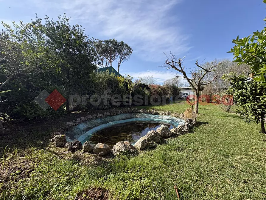 Immagine 9 di Villa in vendita  in Via PONTINA, 82 a Terracina