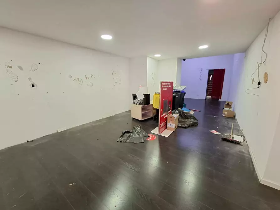 Immagine 4 di Negozio in affitto  in Via Della Repubblica, 1 a Sora