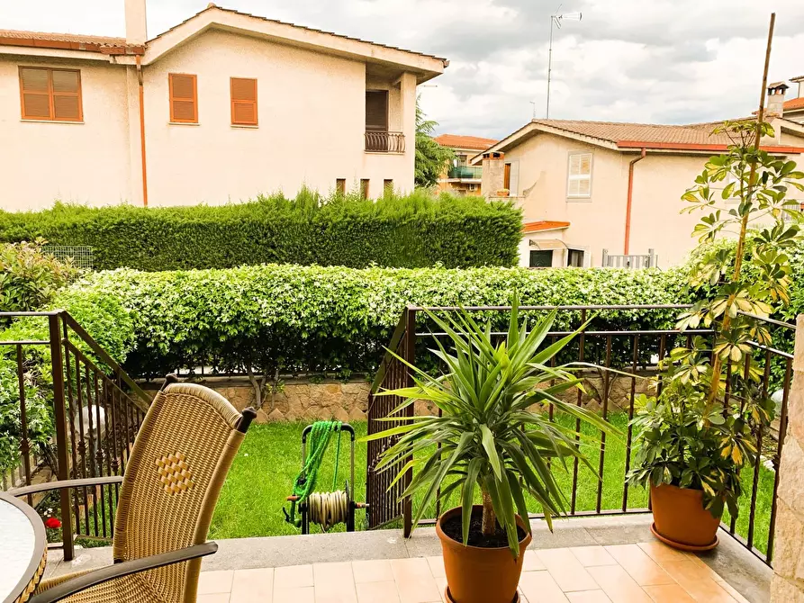 Immagine 19 di Villetta a schiera in vendita  in Via Cassaro, 88 a Roma