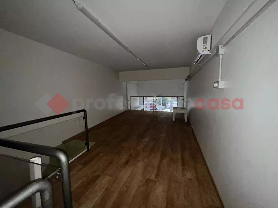 Immagine 11 di Negozio in affitto  in Viale DUSE a Firenze