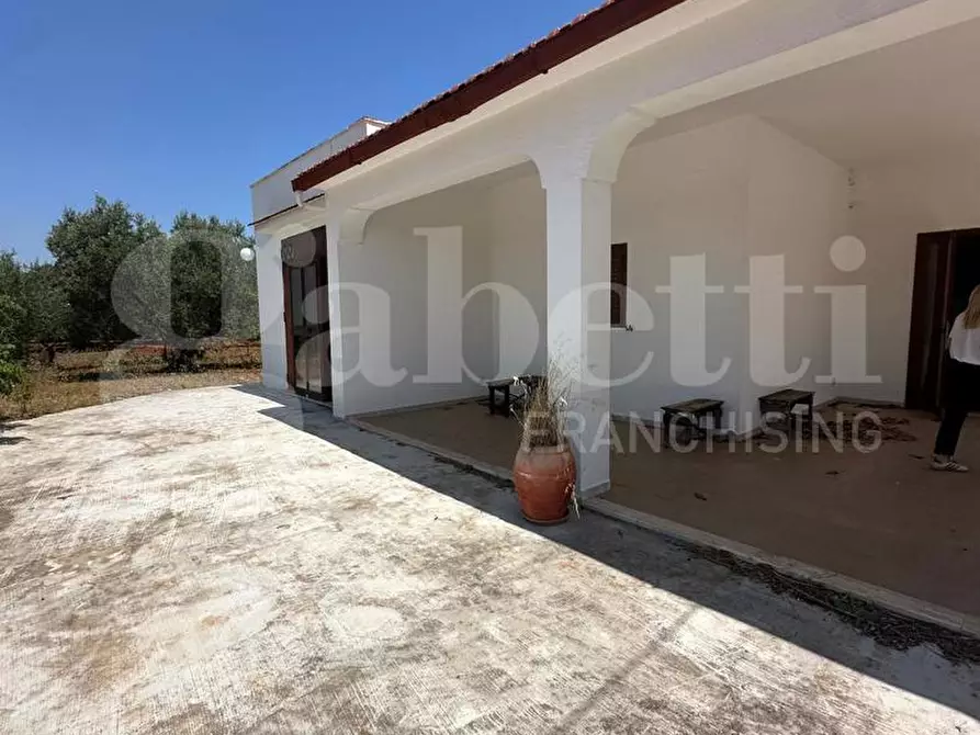 Immagine 3 di Villa in vendita  in Contrada Sorbole, sn a Ostuni