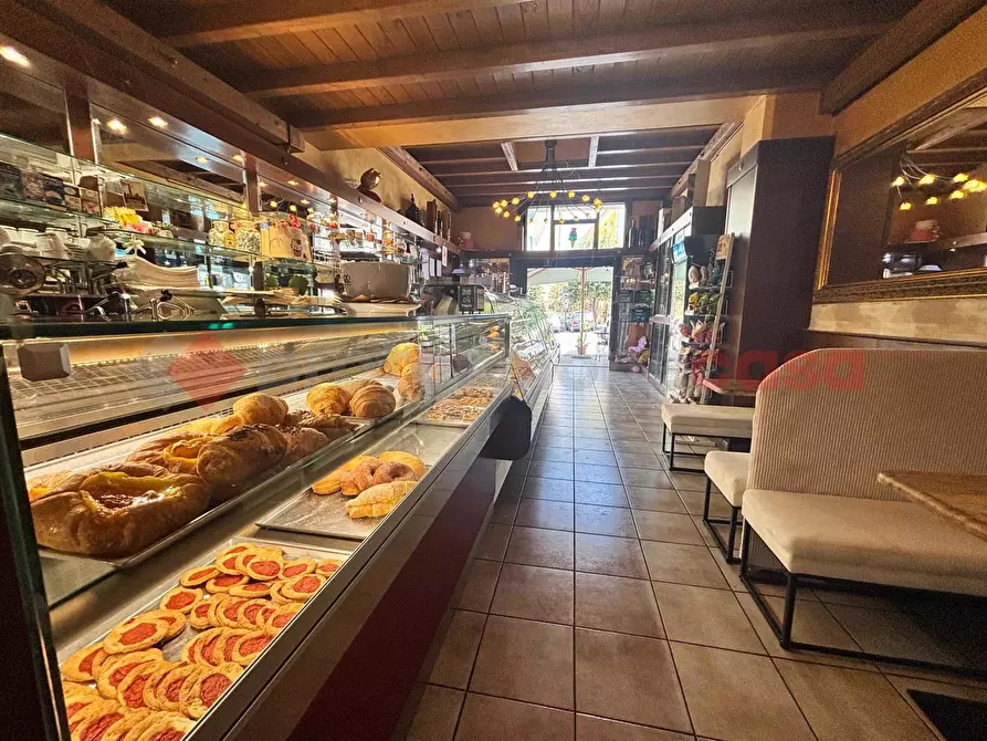 Immagine 12 di Attività commerciale in vendita  in Viale regina margherita, 13 a Anagni