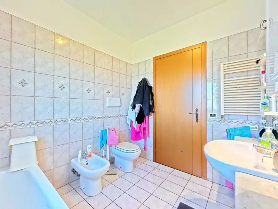 Immagine 13 di Appartamento in vendita  in Via del poggio di acilia, 85 a Roma