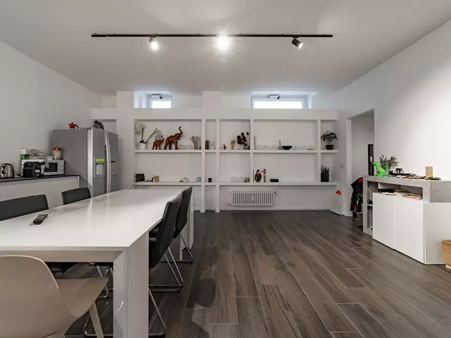 Immagine 10 di Loft/Open space in vendita  in Via Washington, 81 a Milano