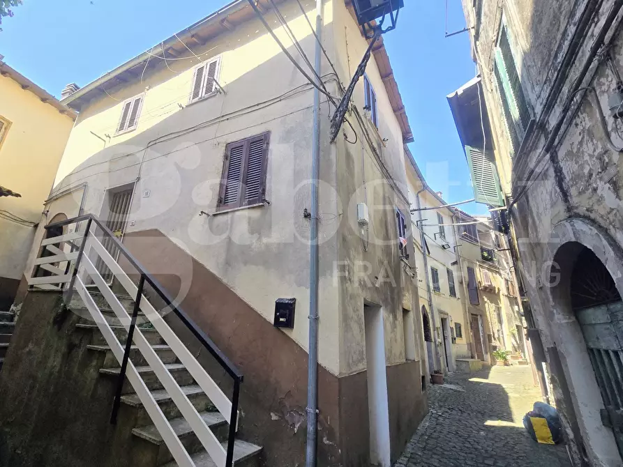 Immagine 2 di Appartamento in vendita  in Via Don Francesco Raimondi, 20 a Montelanico