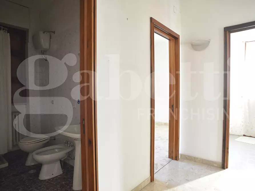 Immagine 31 di Appartamento in vendita  in Viale delle Repubblica, 60 a Bari