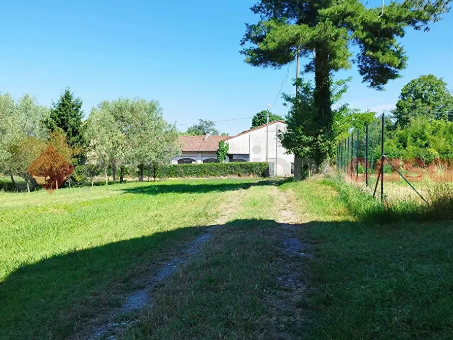 Immagine 5 di Rustico / casale in vendita  in Via G. rossa, 1 a Carpiano