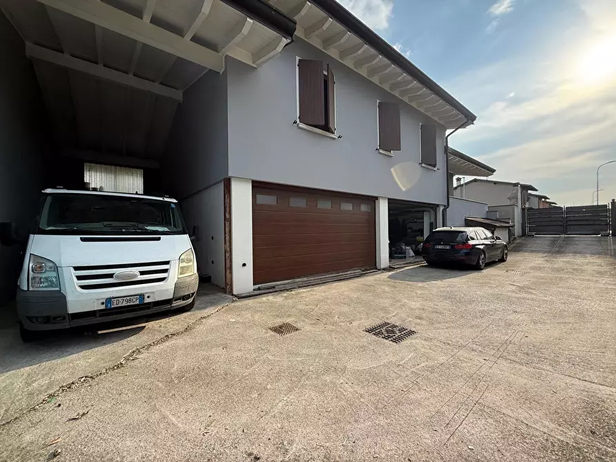 Immagine 8 di Villa in vendita  in Via C.A. DALLA CHIESA, 45 a Trenzano