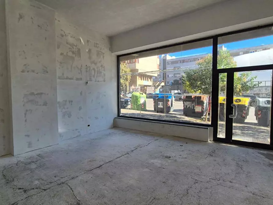 Immagine 4 di Negozio in affitto  in Via Vaglia, 7/9 a Roma