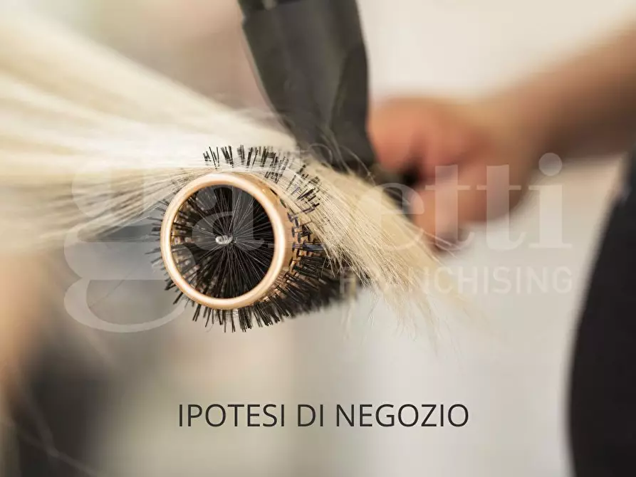 Immagine 6 di Negozio in affitto  in Via CHIOGGIA- CALLE CESARE BATTISTI, 00 a Chioggia