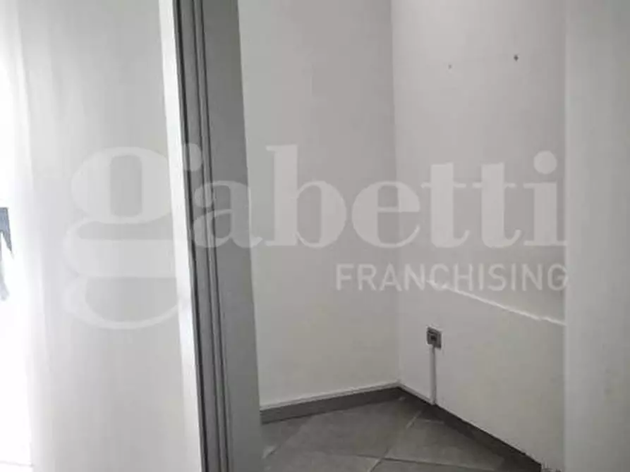 Immagine 6 di Negozio in affitto  in Via Virgilio, 3 a Sant'arpino