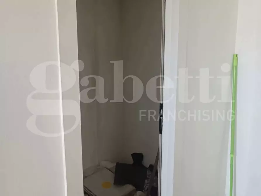 Immagine 2 di Appartamento in vendita  in Via DE VINCENTIS, 7 a Taranto