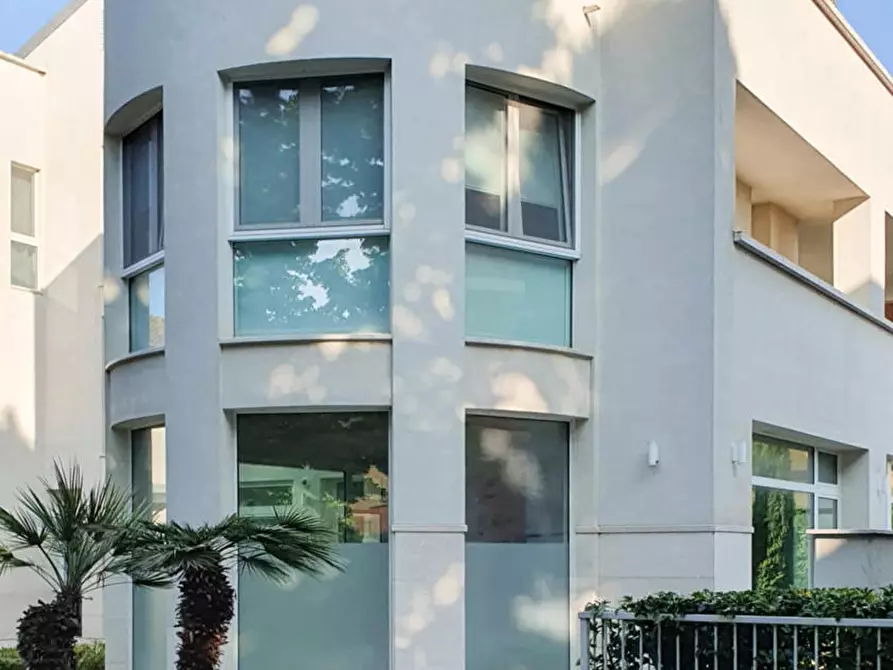 Immagine 10 di Negozio in vendita  in Via Roma, snc a San Giovanni In Marignano