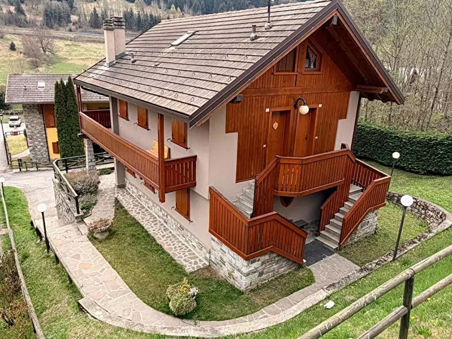 Immagine 5 di Appartamento in vendita  in Via ROMA, 42 B a Ponte Di Legno