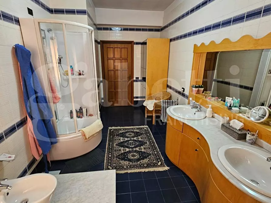 Immagine 13 di Appartamento in vendita  in Viale Matteotti a San Severo