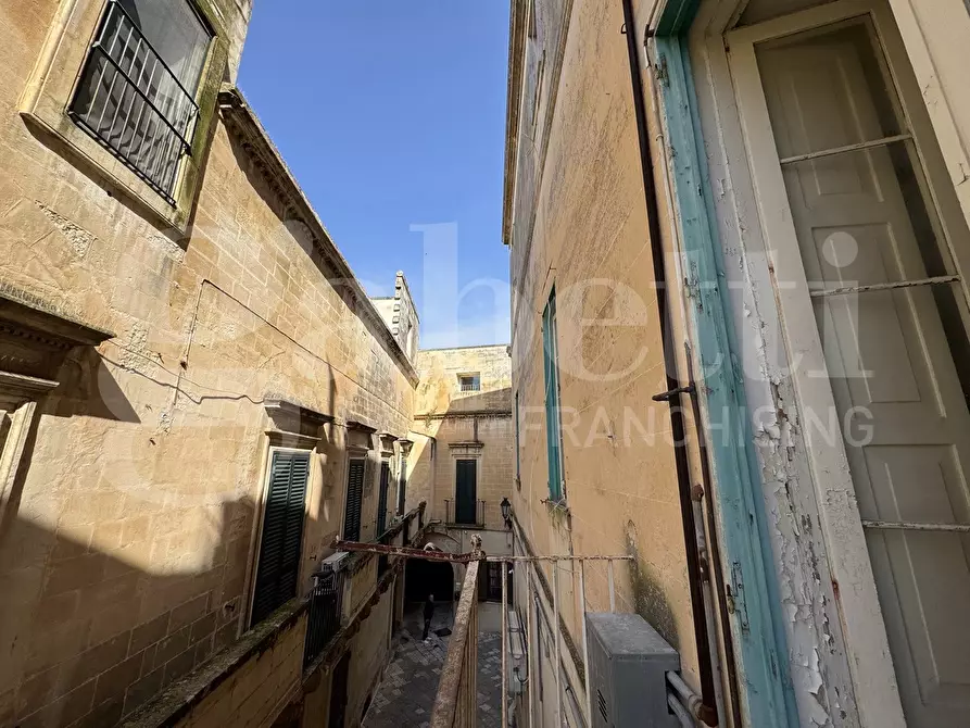 Immagine 39 di Appartamento in vendita  in Via Corte dei Guarini, 11 a Lecce