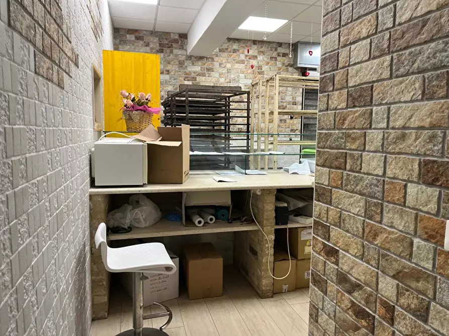 Immagine 4 di Negozio in affitto  in Via COLANGELO a San Severo
