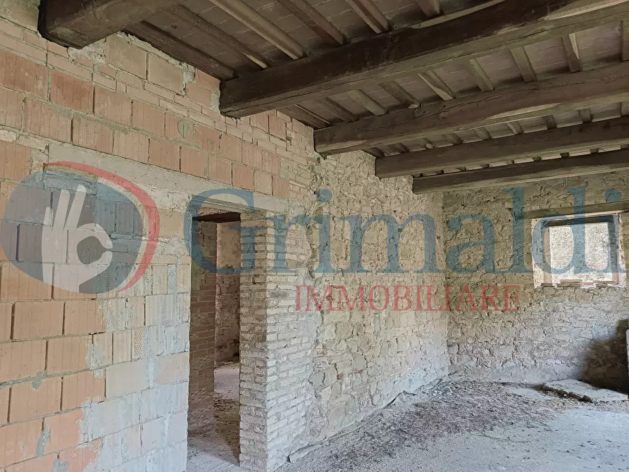 Immagine 29 di Palazzo in vendita  in Strada San Marco-Cenerente a Perugia