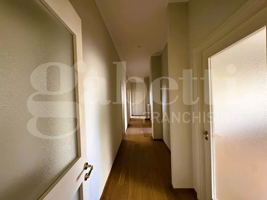 Immagine 30 di Appartamento in vendita  in Piazza Montale, 3 a Lecce