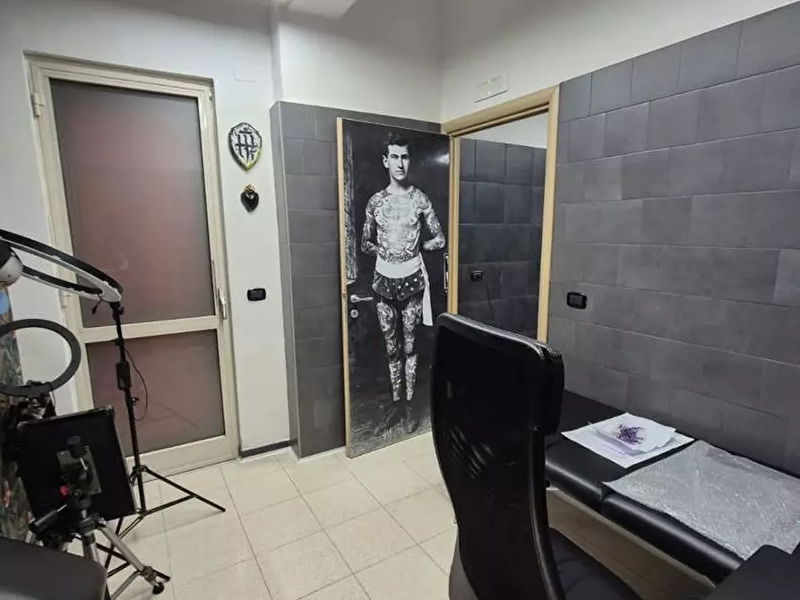 Immagine 31 di Negozio in vendita  in Via Vesuvio, 195 a Trecase