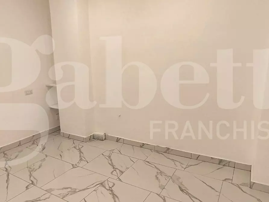 Immagine 13 di Appartamento in affitto  in Via Pietro Giannone a Napoli