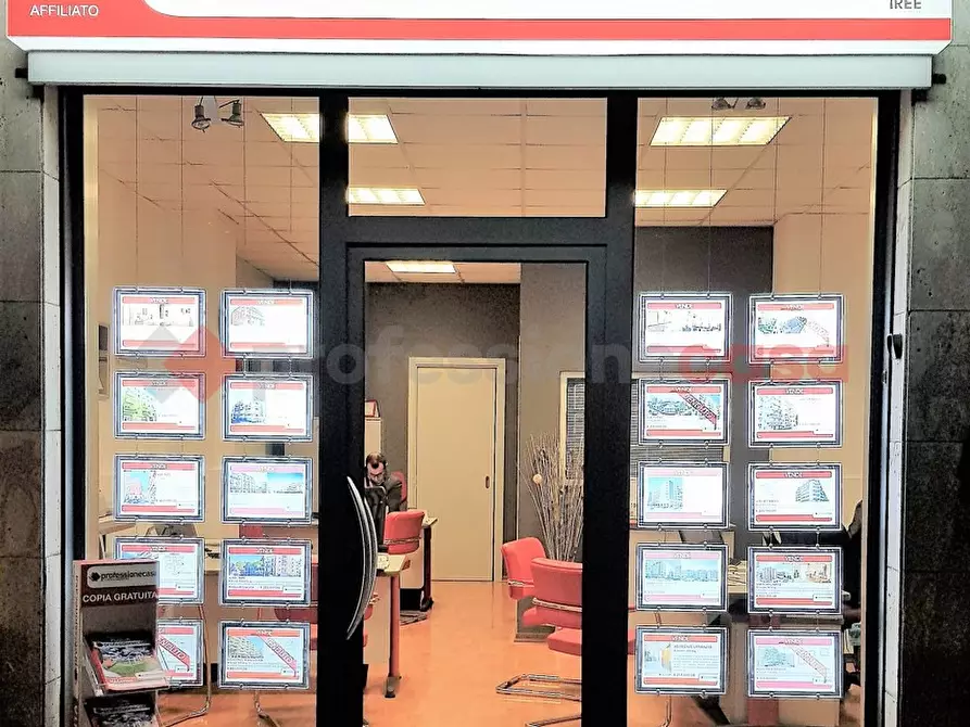 Immagine 10 di Magazzino in vendita  in Via GIUSSO, 13E a Bari