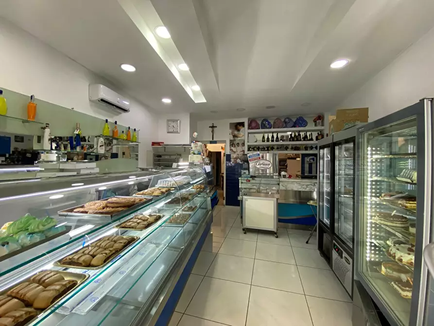 Immagine 9 di Negozio in affitto  in Corso Umberto, I a San Giorgio A Cremano
