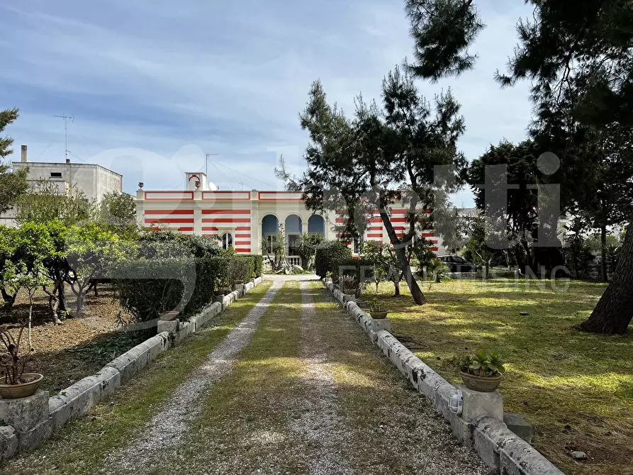 Immagine 3 di Villa in vendita  in Via Garibaldi, 43 a Arnesano