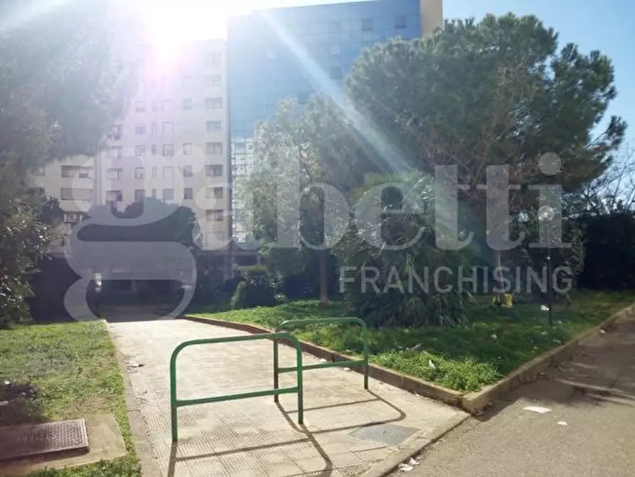 Immagine 1 di Box auto in vendita  in Piazza SANDRO PERTINI, SNC a Taranto