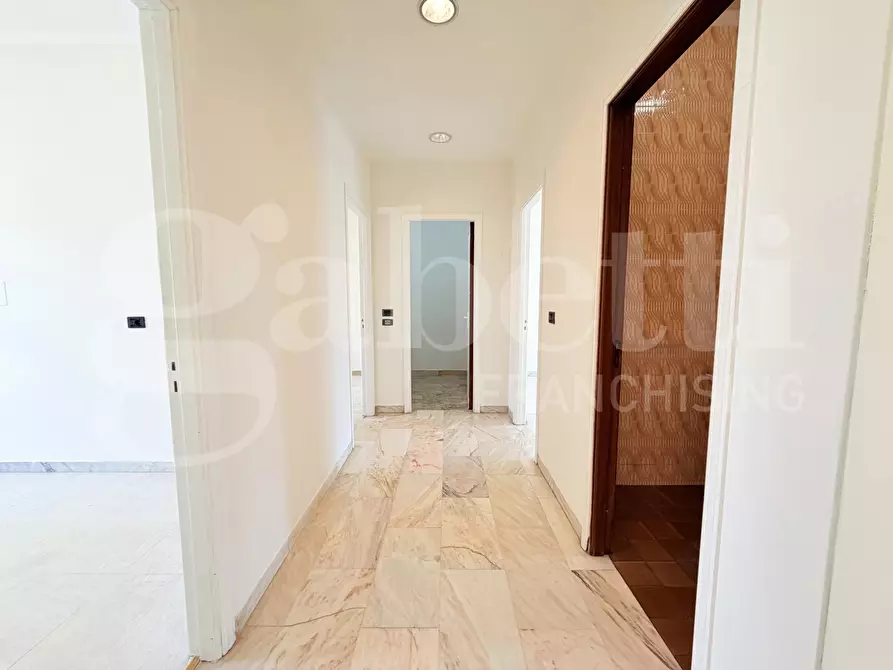 Immagine 11 di Appartamento in vendita  in Via degli Orti a Albenga