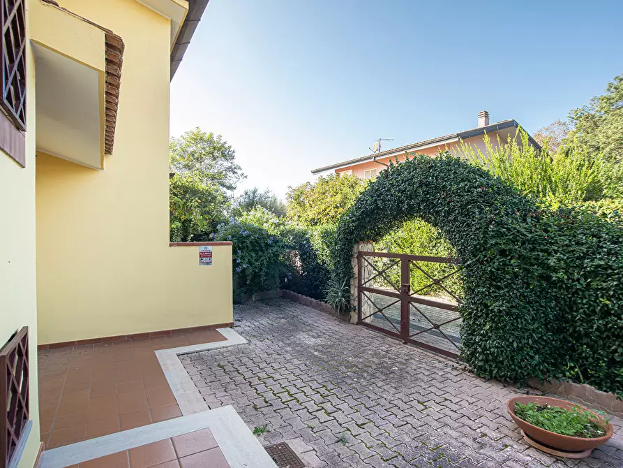 Immagine 44 di Casa trifamiliare in vendita  in Via della Bilancia, 47 a Sabaudia