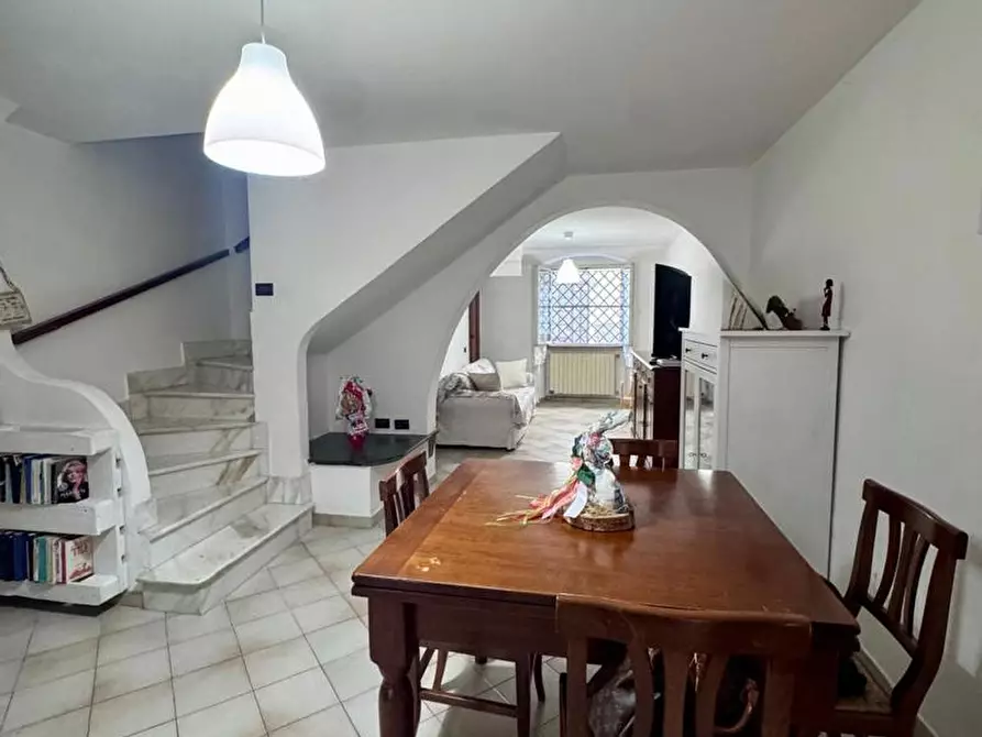 Immagine 6 di Appartamento in vendita  in Via BORGO DEL PONTE, 123 a Massa