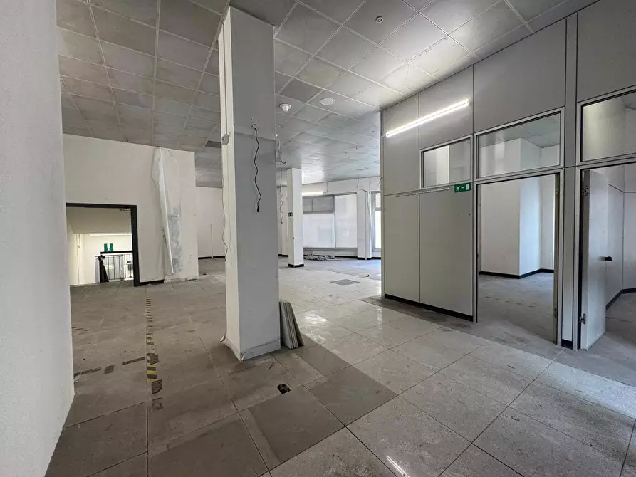 Immagine 13 di Negozio in vendita  in Via Roma, 27 a Iglesias