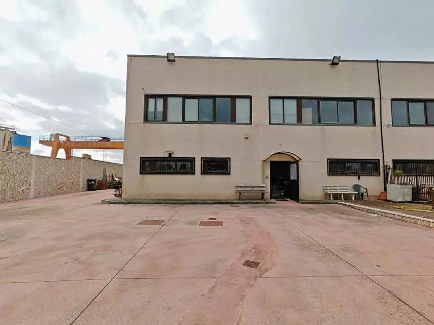 Immagine 3 di Capannone industriale in vendita  in Via Papa Giovanni XXIII, 159 a Trani