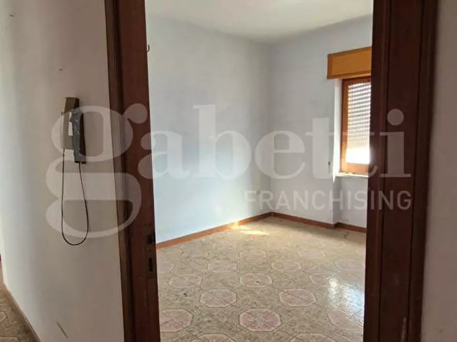 Immagine 26 di Palazzo in vendita  in Via L. Giordano, 38 a Boscotrecase