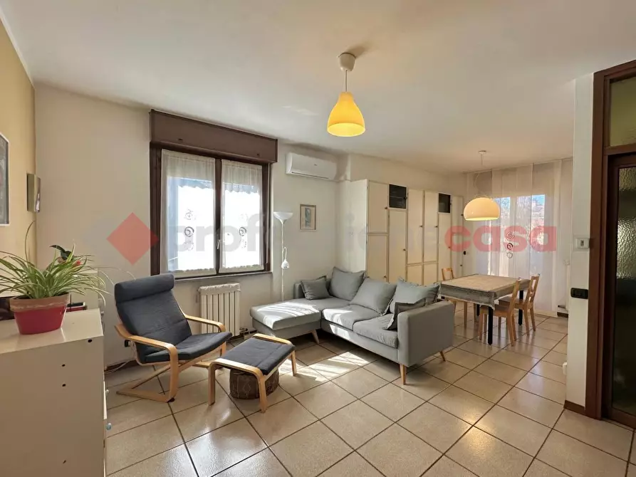 Immagine 1 di Appartamento in vendita  in Via Luigi Cadorna a Opera