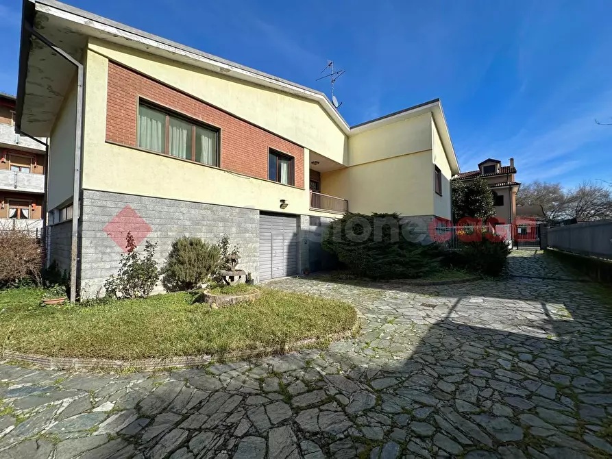 Immagine 12 di Villa in vendita  in Via Delle Robinie a Opera