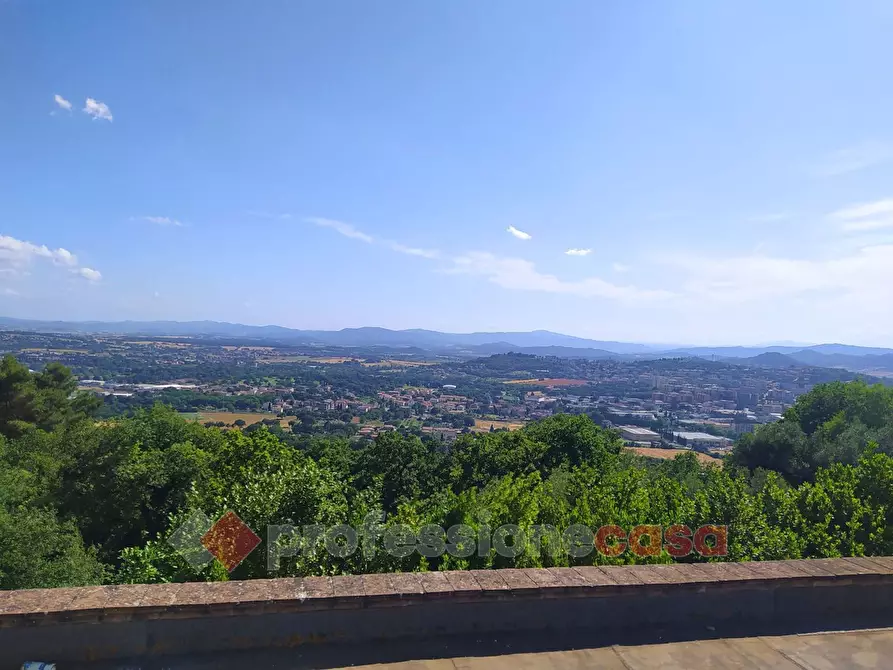 Immagine 1 di Villa in vendita  in Strada del Monte Lacugnano a Perugia