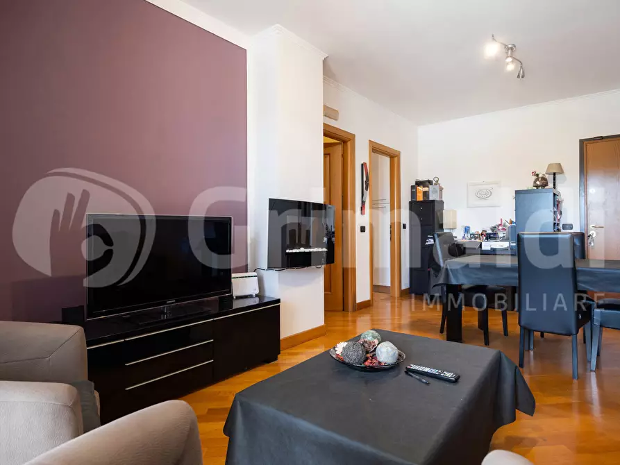 Immagine 2 di Appartamento in vendita  in Viale Vincenzo Marronaro a Roma