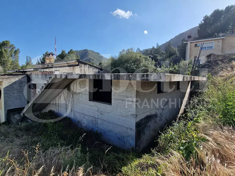 Immagine 1 di Terreno residenziale in vendita  in Via DEGLI ULIVI, snc a Capoterra